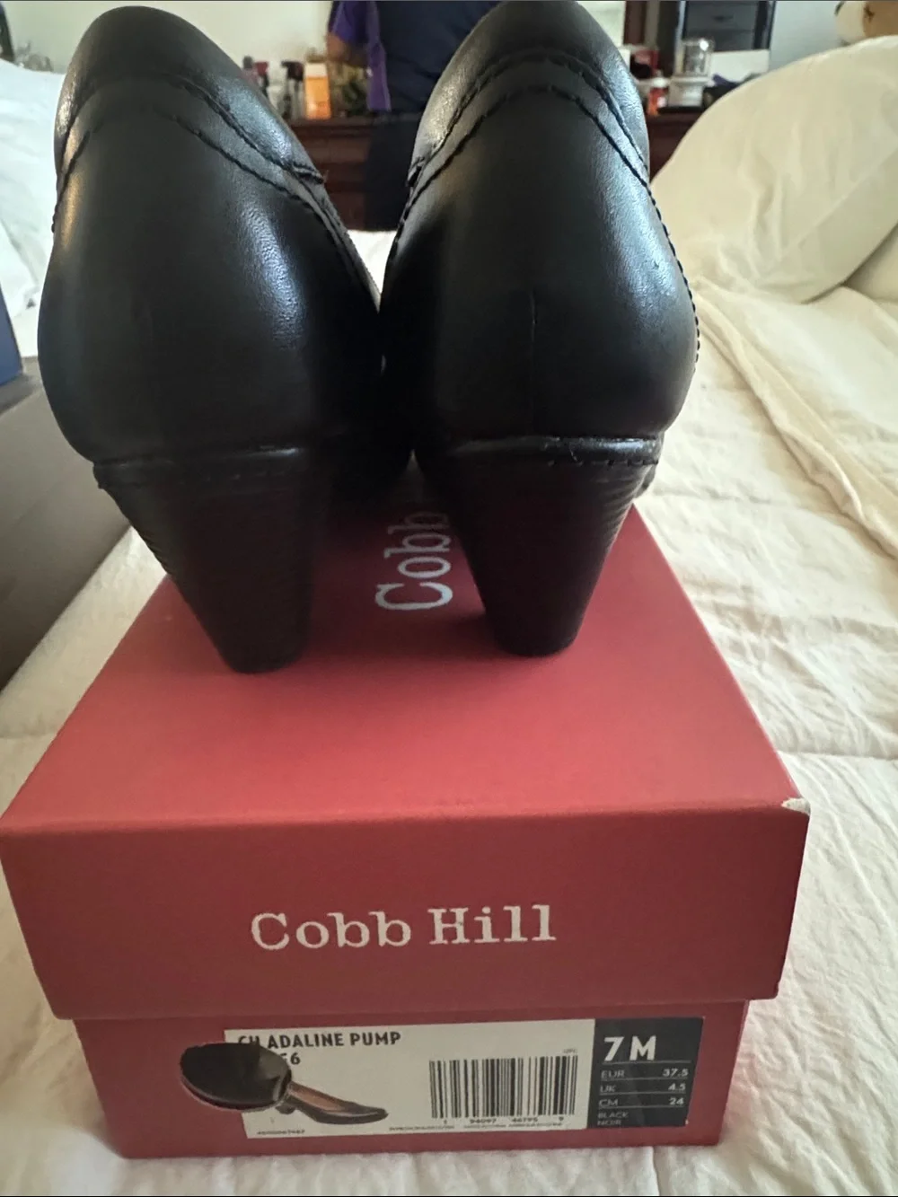 Cobb Hill by New Balance Black Leather Flats with Rounded Toe